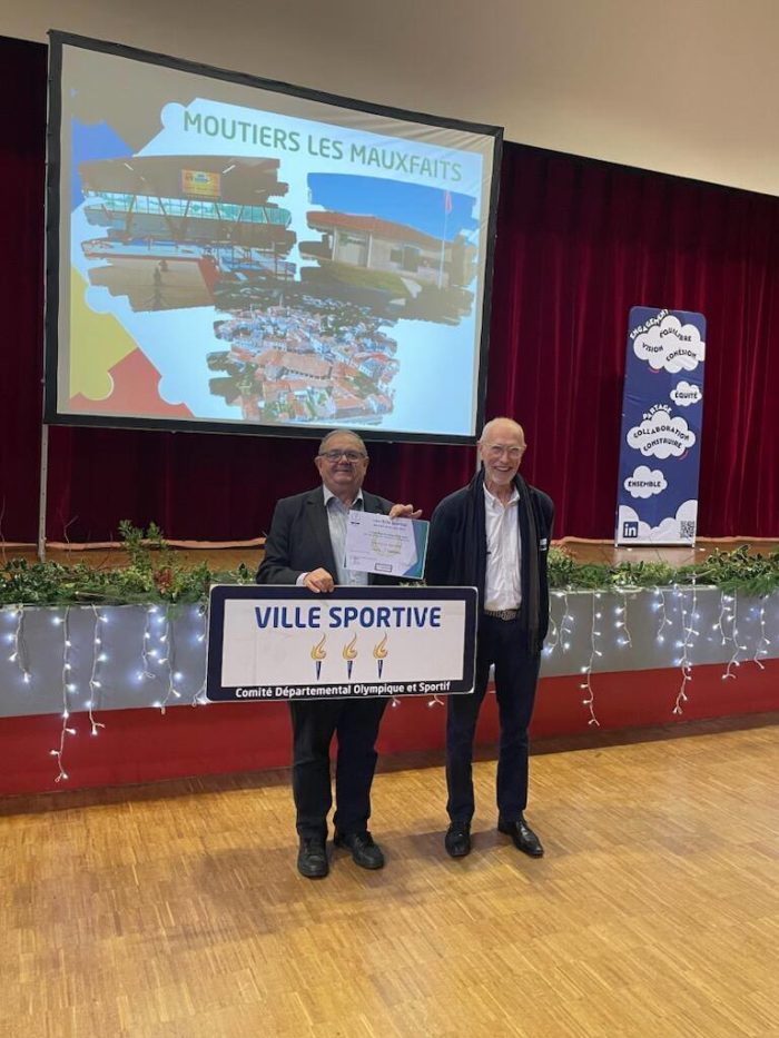 Remise du label par Jean-Philippe Guignard, président du CDOS 85
